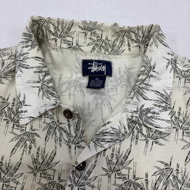 ステューシー STUSSY シャツ、ブラウス 半袖 90s OLD バンブー柄 半袖 アロハシャツ ロゴ 刺繍 オープンカラー フェード XL 総柄 X プリント X ロゴ、文字 X 刺繍 白 / ホワイト / white X 黒 / ブラック / black X 橙 / オレンジ / orange メンズ USED 古着 中古 50168408