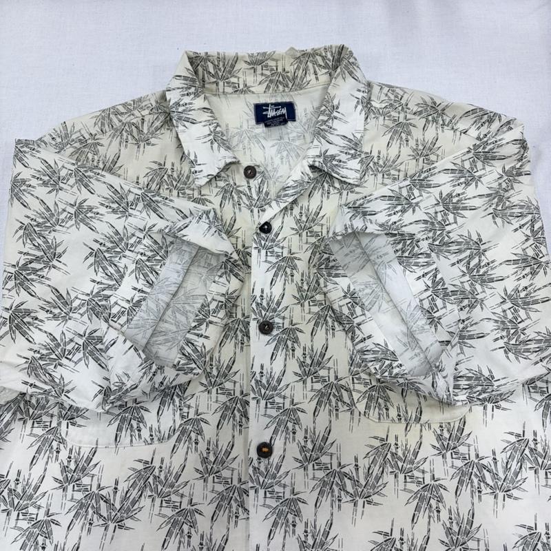 ステューシー STUSSY シャツ、ブラウス 半袖 90s OLD バンブー柄 半袖 アロハシャツ ロゴ 刺繍 オープンカラー フェード XL 総柄 X プリント X ロゴ、文字 X 刺繍 白 / ホワイト / white X 黒 / ブラック / black X 橙 / オレンジ / orange メンズ USED 古着 中古 50168408