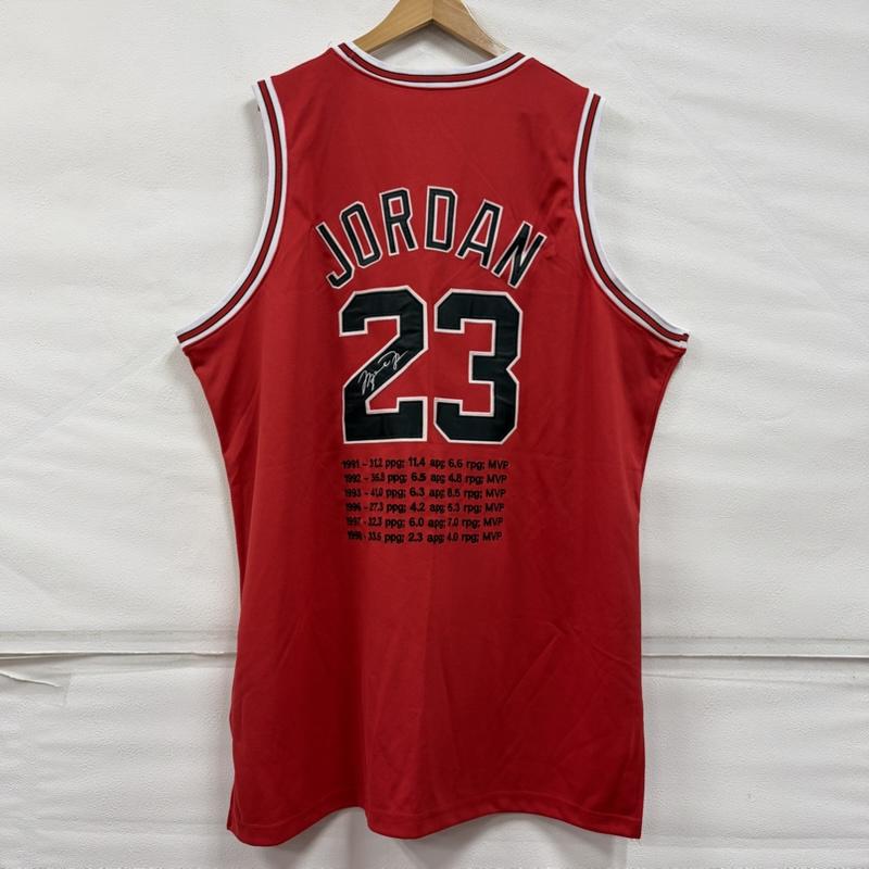 ミッチェルアンドネス Mitchell&Ness タンクトップ タンクトップ NBA マイケルジョーダン JORDAN シカゴ BULLS ブルズ タンクトップ ロゴ 刺繍 メモリアル ユニフォーム 23 - ロゴ、文字 X 刺繍 赤 / レッド / red X 黒 / ブラック / black X 白 / ホワイト / white メンズ USED 古着 中古 50168515