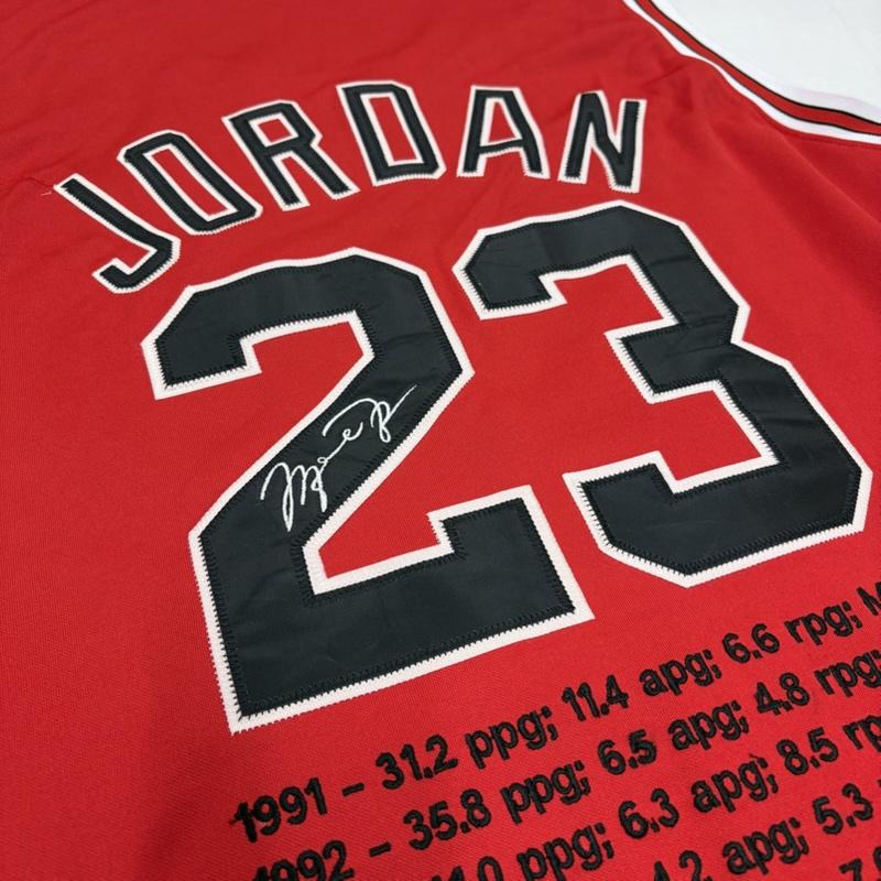 ミッチェルアンドネス Mitchell&Ness タンクトップ タンクトップ NBA マイケルジョーダン JORDAN シカゴ BULLS ブルズ タンクトップ ロゴ 刺繍 メモリアル ユニフォーム 23 - ロゴ、文字 X 刺繍 赤 / レッド / red X 黒 / ブラック / black X 白 / ホワイト / white メンズ USED 古着 中古 50168515