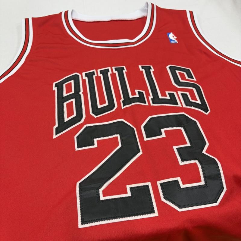 ミッチェルアンドネス Mitchell&Ness タンクトップ タンクトップ NBA マイケルジョーダン JORDAN シカゴ BULLS ブルズ タンクトップ ロゴ 刺繍 メモリアル ユニフォーム 23 - ロゴ、文字 X 刺繍 赤 / レッド / red X 黒 / ブラック / black X 白 / ホワイト / white メンズ USED 古着 中古 50168515