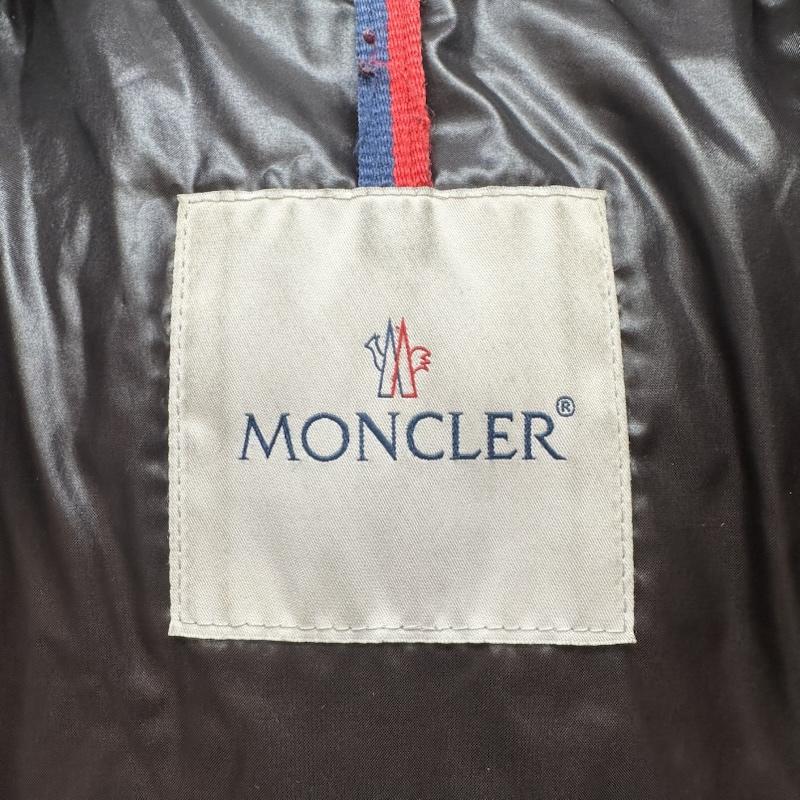 モンクレール MONCLER ジャケット、上着 ダウンジャケット MAYA GIUBBOTTO ダウン ジャケット F20911A53600 68950 1 紺 / ネイビー / navy メンズ USED 古着 中古 50168614