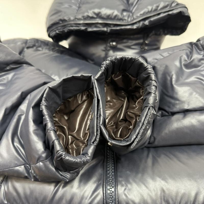 モンクレール MONCLER ジャケット、上着 ダウンジャケット MAYA GIUBBOTTO ダウン ジャケット F20911A53600 68950 1 紺 / ネイビー / navy メンズ USED 古着 中古 50168614