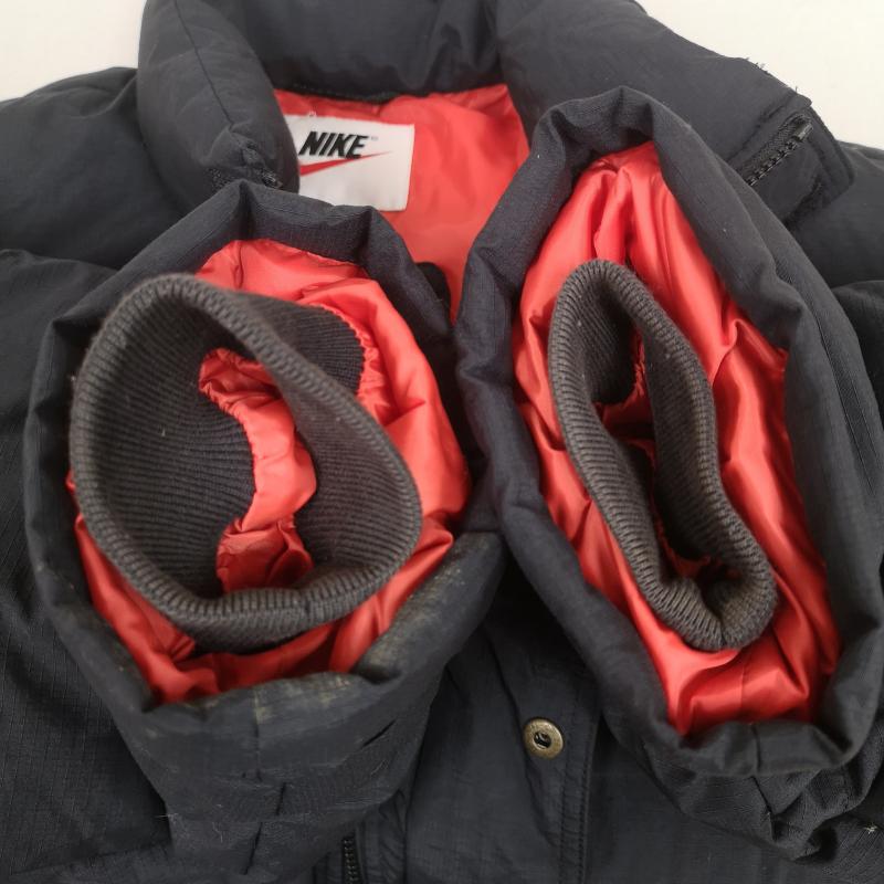 ナイキ NIKE ジャケット、上着 ダウンジャケット 90s 白タグ スウッシュ 刺繡 ワンポイント ダウン ジャケット M 黒 / ブラック / black メンズ USED 古着 中古 50168705