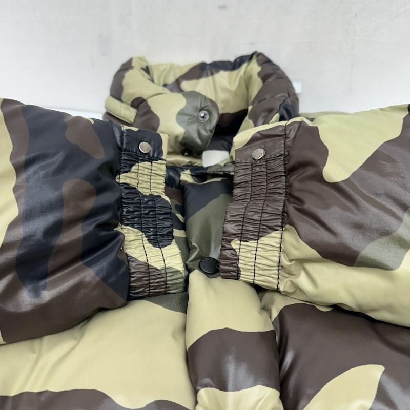 モンクレール MONCLER ジャケット、上着 ダウンジャケット カモフラ エベレスト ダウン ジャケット Z7HJ820 41310 50 68950 0 マルチカラー / マルチカラー / multicolor メンズ USED 古着 中古 50168715
