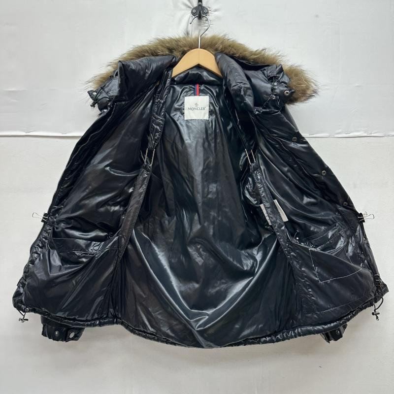 モンクレール MONCLER ジャケット、上着 ダウンジャケット ROD フード ファー ダウン ジャケット 0 黒 / ブラック / black メンズ USED 古着 中古 50168717