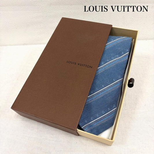 ルイヴィトン LOUIS VUITTON ネクタイ ネクタイ ストライプ ロゴ LV ネクタイ モノグラム M73553 シルク イタリア製 - ロゴ、文字 X 刺繍 水色 / ライトブルー / メンズ USED 古着 中古 50168757