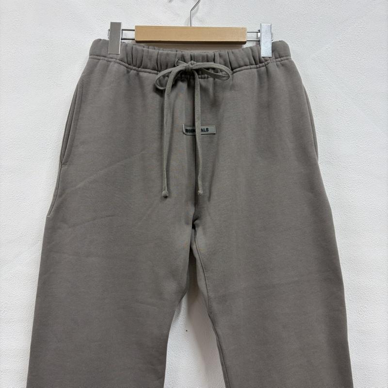 エフオージーエッセンシャルズ FOG ESSENTIALS パンツ ワークパンツ、ペインターパンツ スウェット パンツ ロゴ 裏起毛 M ワンポイント X 無地 メンズ USED 古着 中古 50168824