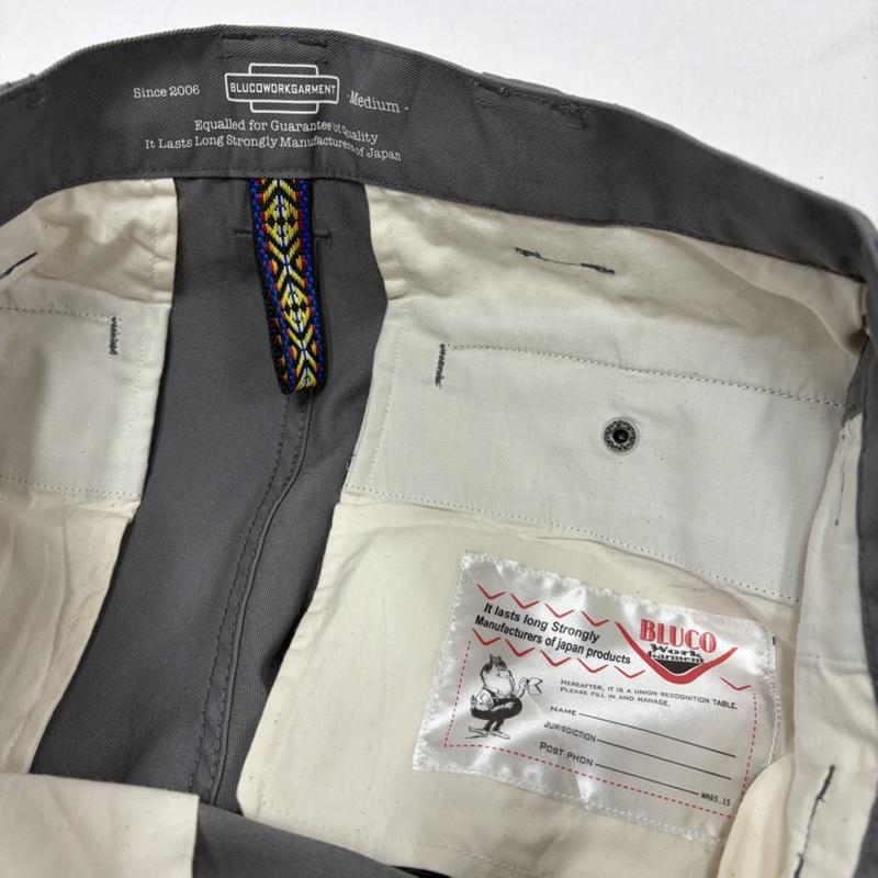 ブルコ BLUCO パンツ ワークパンツ、ペインターパンツ ワークパンツ ロゴ チノパン M ワンポイント X ロゴ、文字 灰 / グレー / gray メンズ USED 古着 中古 50168827