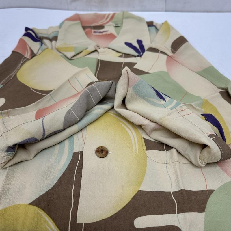 サンサーフ SUN SURF シャツ、ブラウス 半袖 TOMBO 和柄 レーヨン アロハ シャツ SS31603 M ベージュ / ベージュ / beige X マルチカラー / マルチカラー / multicolor メンズ USED 古着 中古 50168864