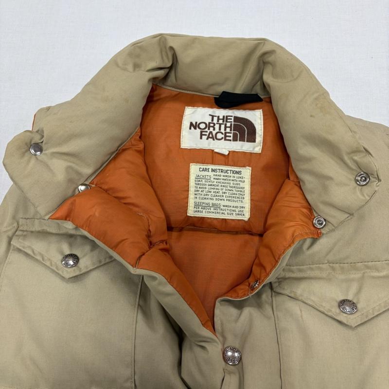 ザノースフェイス THE NORTH FACE ジャケット、上着 ダウンベスト 70s 80s 茶タグ ダウンベスト ヴィンテージ ナイロン フラップポケット スナップボタン S 無地 ベージュ / ベージュ / beige X 橙 / オレンジ / orange メンズ USED 古着 中古 50168928