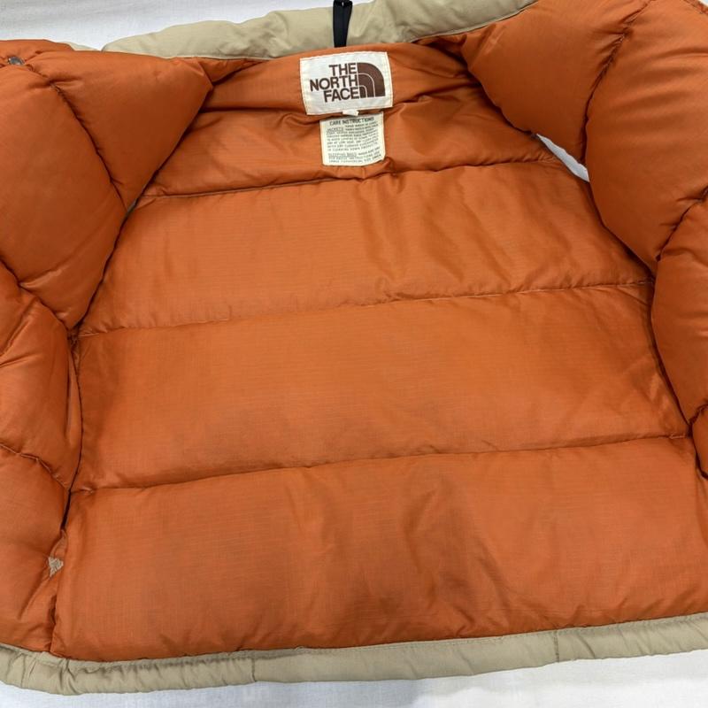 ザノースフェイス THE NORTH FACE ジャケット、上着 ダウンベスト 70s 80s 茶タグ ダウンベスト ヴィンテージ ナイロン フラップポケット スナップボタン S 無地 ベージュ / ベージュ / beige X 橙 / オレンジ / orange メンズ USED 古着 中古 50168928
