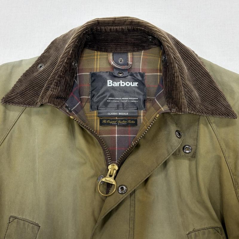 バーブァー Barbour ジャケット、上着 ジャケット、ブレザー 00s オイルドジャケット コーデュロイカラー ジップアップ ヴィンテージ フェード 英国製 - ワンポイント X ロゴ、文字 X 刺繍 カーキ / カーキ / khaki X オリーブグリーン / オリーブグリーン / X 茶 / ブラウン / brown メンズ USED 古着 中古 50168932