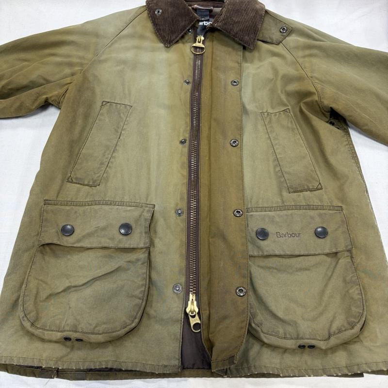 バーブァー Barbour ジャケット、上着 ジャケット、ブレザー 00s オイルドジャケット コーデュロイカラー ジップアップ ヴィンテージ フェード 英国製 - ワンポイント X ロゴ、文字 X 刺繍 カーキ / カーキ / khaki X オリーブグリーン / オリーブグリーン / X 茶 / ブラウン / brown メンズ USED 古着 中古 50168932
