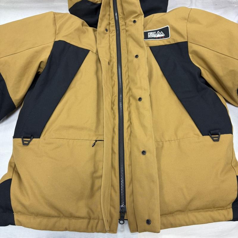 ファーストダウン FIRST DOWN ジャケット、上着 ダウンジャケット Orange FREAK S STORE トリプルコラボ 難燃 ダウンジャケット FIRE PROOF ファイヤープルーフ M ワンポイント X ロゴ、文字 X 刺繍 ベージュ / ベージュ / beige X キャメル / キャメル / X 黒 / ブラック / black メンズ USED 古着 中古 50168938