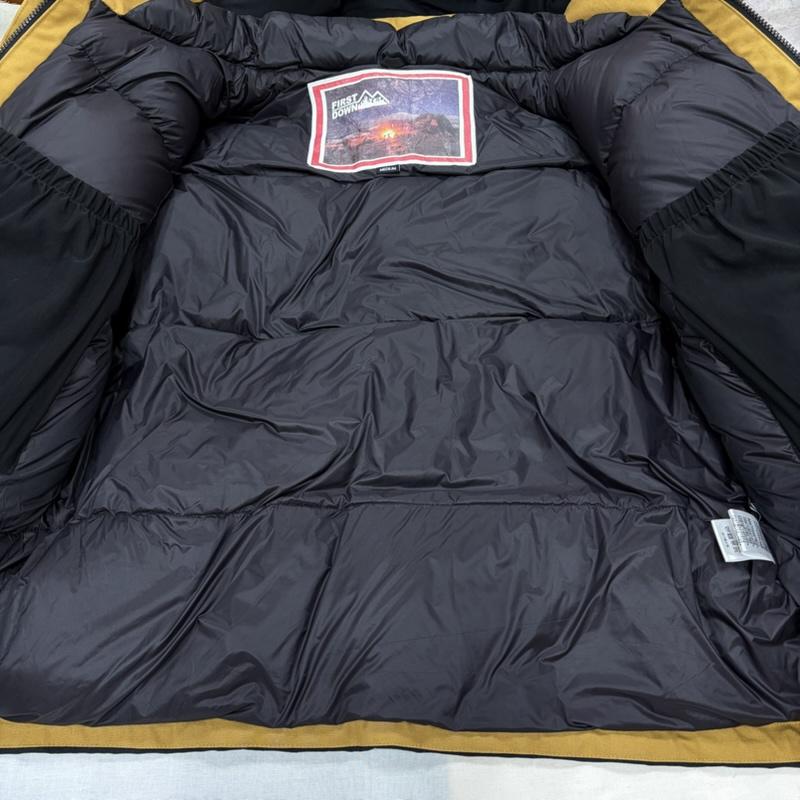 ファーストダウン FIRST DOWN ジャケット、上着 ダウンジャケット Orange FREAK S STORE トリプルコラボ 難燃 ダウンジャケット FIRE PROOF ファイヤープルーフ M ワンポイント X ロゴ、文字 X 刺繍 ベージュ / ベージュ / beige X キャメル / キャメル / X 黒 / ブラック / black メンズ USED 古着 中古 50168938