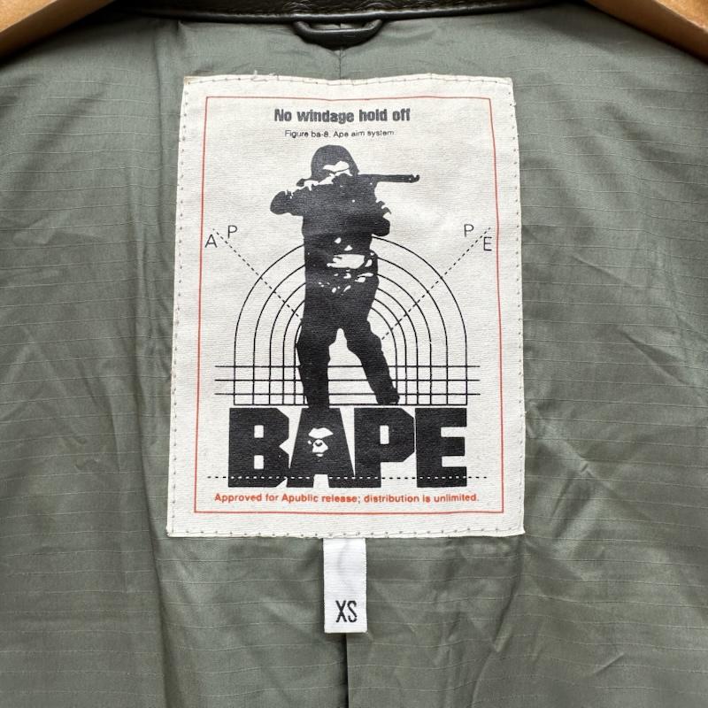 アベイシングエイプ A BATHING APE ジャケット、上着 ダウンジャケット M65 レザー ダウン ジャケット XS カーキオリーブ / カーキオリーブ / メンズ USED 古着 中古 50168992