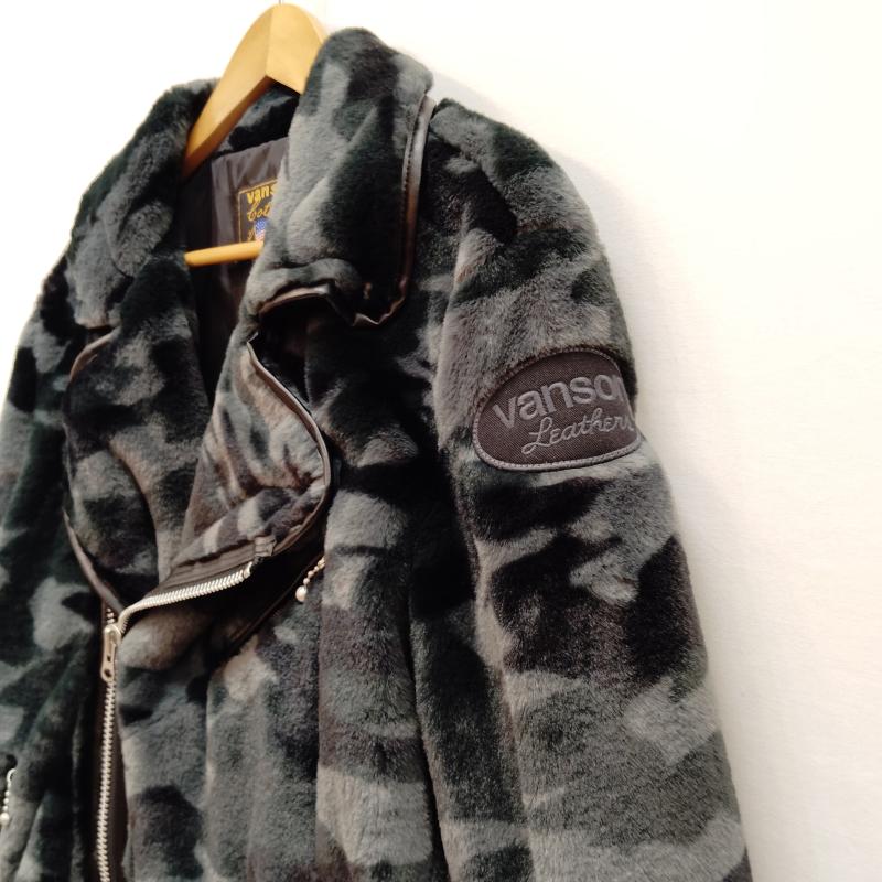 ヴァンソン VANSON ジャケット、上着 ライダース ダブル ライダース ジャケット カモフラージュ 迷彩 フェイクファー ボア M 黒 / ブラック / black X 灰 / グレー / gray メンズ USED 古着 中古 50169192