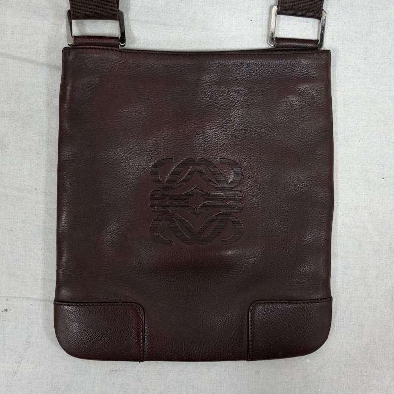 ロエベ LOEWE ショルダーバッグ ショルダーバッグ アナグラムロゴ レザー ショルダー バッグ サコッシュ フェード ヴィンテージ - ロゴ、文字 茶 / ブラウン / brown レディース USED 古着 中古 50169341