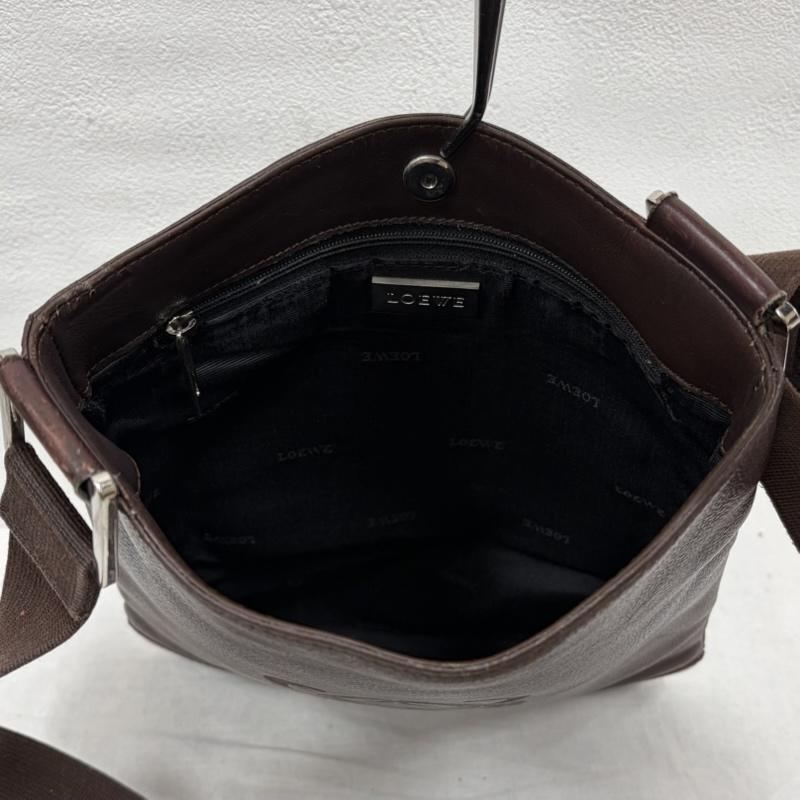 ロエベ LOEWE ショルダーバッグ ショルダーバッグ アナグラムロゴ レザー ショルダー バッグ サコッシュ フェード ヴィンテージ - ロゴ、文字 茶 / ブラウン / brown レディース USED 古着 中古 50169341