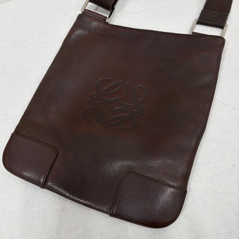 ロエベ LOEWE ショルダーバッグ ショルダーバッグ アナグラムロゴ レザー ショルダー バッグ サコッシュ フェード ヴィンテージ - ロゴ、文字 茶 / ブラウン / brown レディース USED 古着 中古 50169341