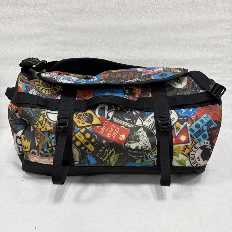 ザノースフェイス THE NORTH FACE ボストンバッグ ボストンバッグ BC DUFFEL ダッフル 総柄 ワッペン ステッカー ロゴ プリント ドラム ボストン リュック 大容量 バッグ 廃番 - ロゴ、文字 X 総柄 X プリント 黒 / ブラック / black X マルチカラー / マルチカラー / multicolor メンズ USED 古着 中古 50169345