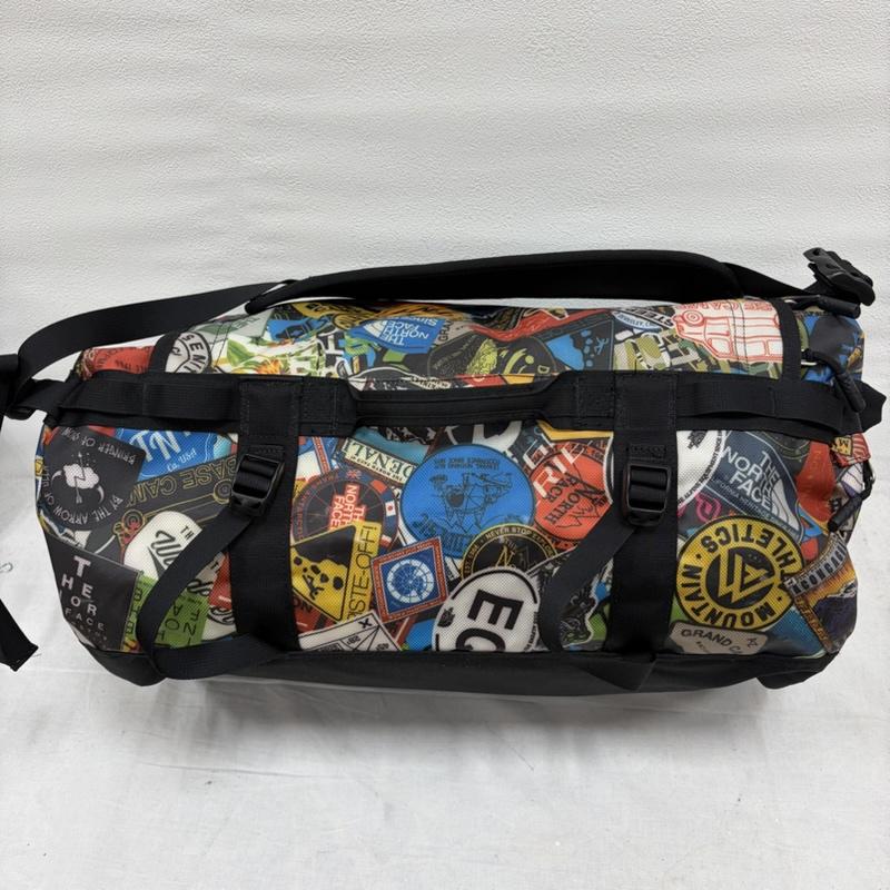 ザノースフェイス THE NORTH FACE ボストンバッグ ボストンバッグ BC DUFFEL ダッフル 総柄 ワッペン ステッカー ロゴ プリント ドラム ボストン リュック 大容量 バッグ 廃番 - ロゴ、文字 X 総柄 X プリント 黒 / ブラック / black X マルチカラー / マルチカラー / multicolor メンズ USED 古着 中古 50169345