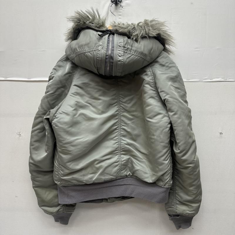 アルファ インダストリー Alpha Industries ジャケット、上着 フライトジャケット USA製 N-2B フード ファー フライト ジャケット 2323-37901 M 灰 / グレー / gray X 銀 / シルバー / silver color メンズ USED 古着 中古 50169455