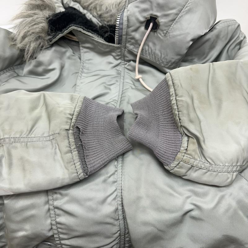 アルファ インダストリー Alpha Industries ジャケット、上着 フライトジャケット USA製 N-2B フード ファー フライト ジャケット 2323-37901 M 灰 / グレー / gray X 銀 / シルバー / silver color メンズ USED 古着 中古 50169455