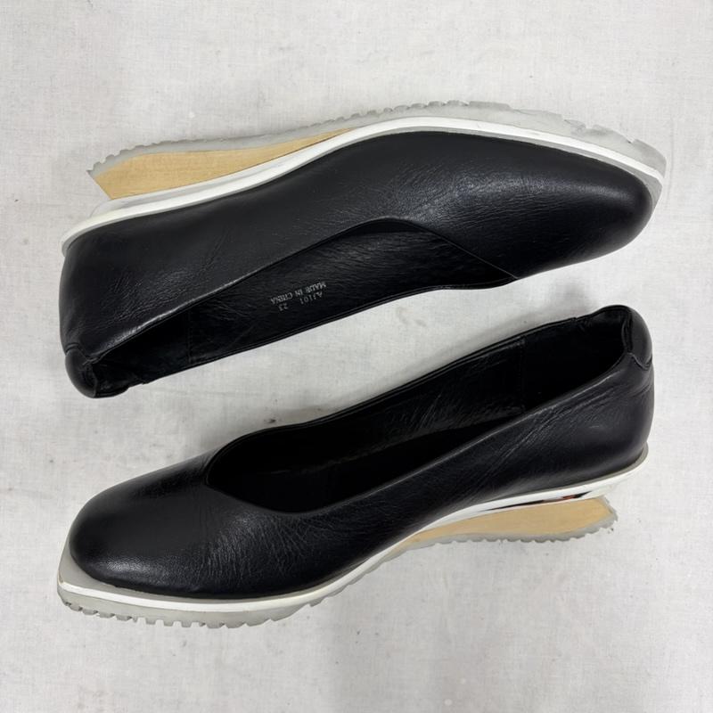 イッセイミヤケ ISSEY MIYAKE パンプス パンプス UNITED NUDE ユナイテッドヌード コラボ 変形 レザー パンプス ウッドソール メタル ラウンドトゥ 37 - 無地 黒 / ブラック / black レディース USED 古着 中古 50169476