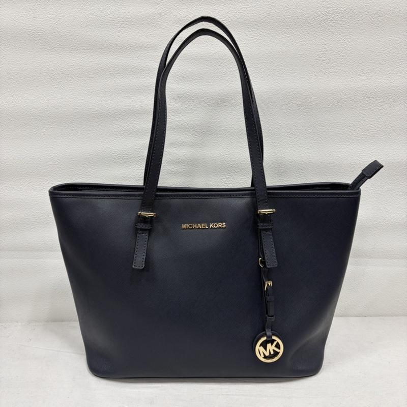 マイケルコース MICHAEL KORS トートバッグ トートバッグ レザー トートバッグ MKロゴ チャーム ビジネス A4 大容量 - 無地 X ワンポイント X ロゴ、文字 紺 / ネイビー / navy レディース USED 古着 中古 50169483