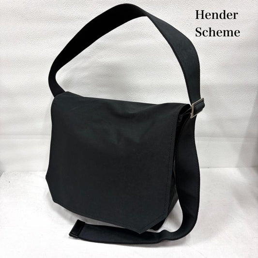 エンダースキーマ Hender Scheme ショルダーバッグ ショルダーバッグ フラップ ショルダー バッグ FLAP SHOULDER スウェード 撥水 - 無地 黒 / ブラック / black メンズ USED 古着 中古 50169485