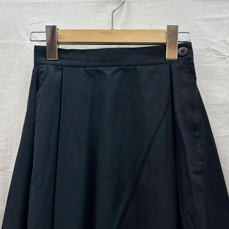 イッセイミヤケ ISSEY MIYAKE スカート ひざ丈スカート タック フレア スカート サイドジップ JG52380 S 紺 / ネイビー / navy レディース USED 古着 中古 50169583