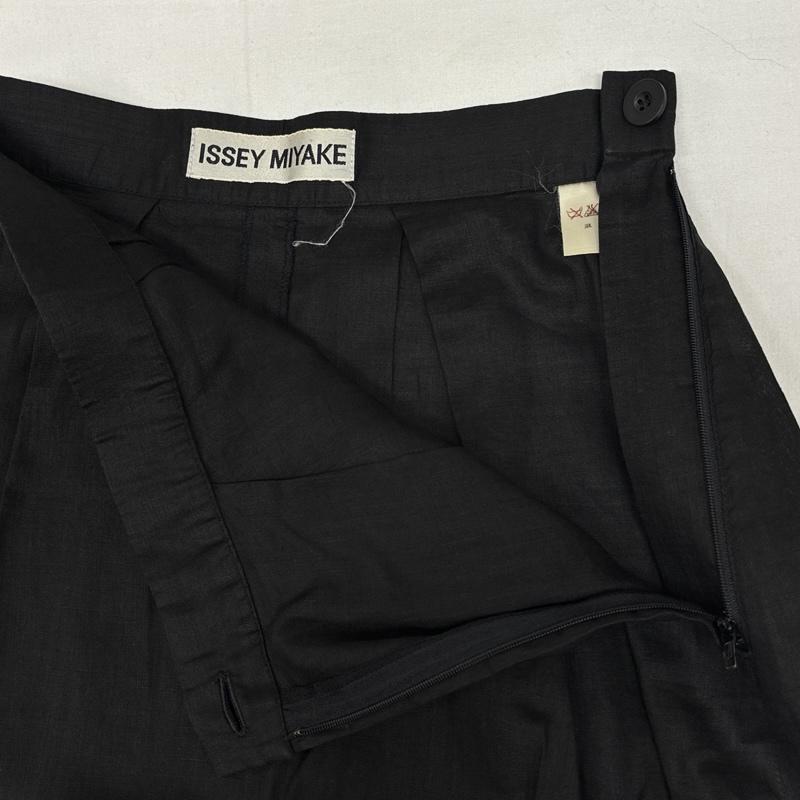 イッセイミヤケ ISSEY MIYAKE スカート ひざ丈スカート リネン 麻 タック フレア スカート IM21-FG641 S レディース USED 古着 中古 50169585
