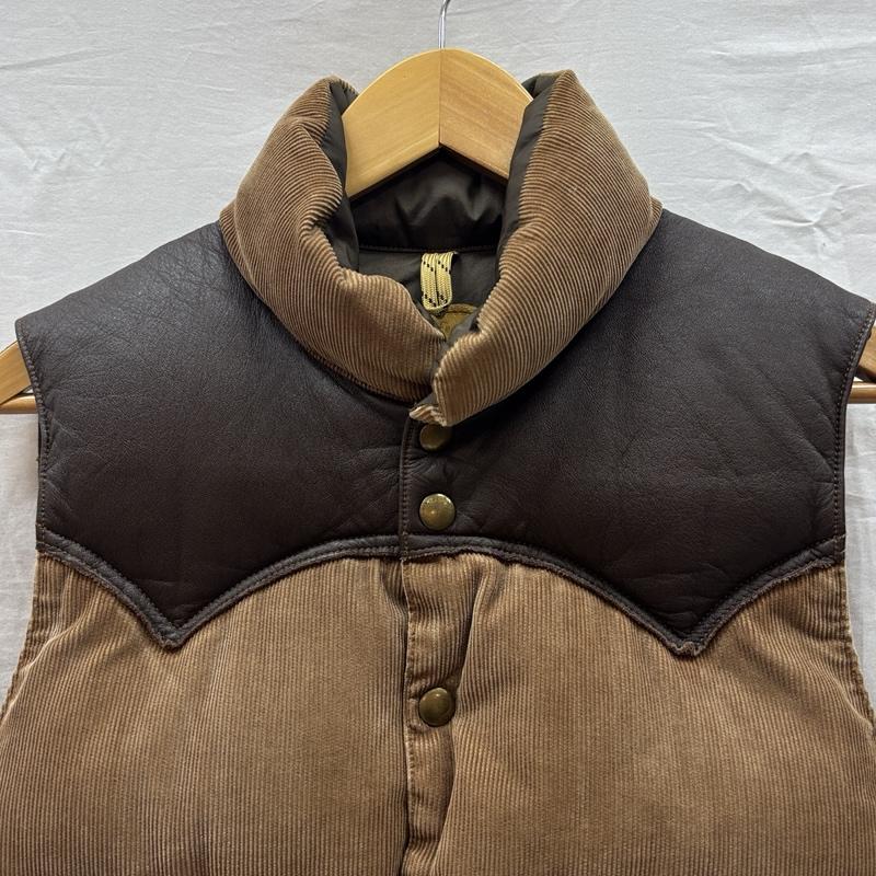 ロッキー マウンテン フェザーベッド Rocky Mountain FeatherBed ジャケット、上着 ダウンベスト BEAMS 別注 ダウンベスト コーデュロイ レザー コンビ 450-482-63 38 茶 / ブラウン / brown メンズ USED 古着 中古 50169595