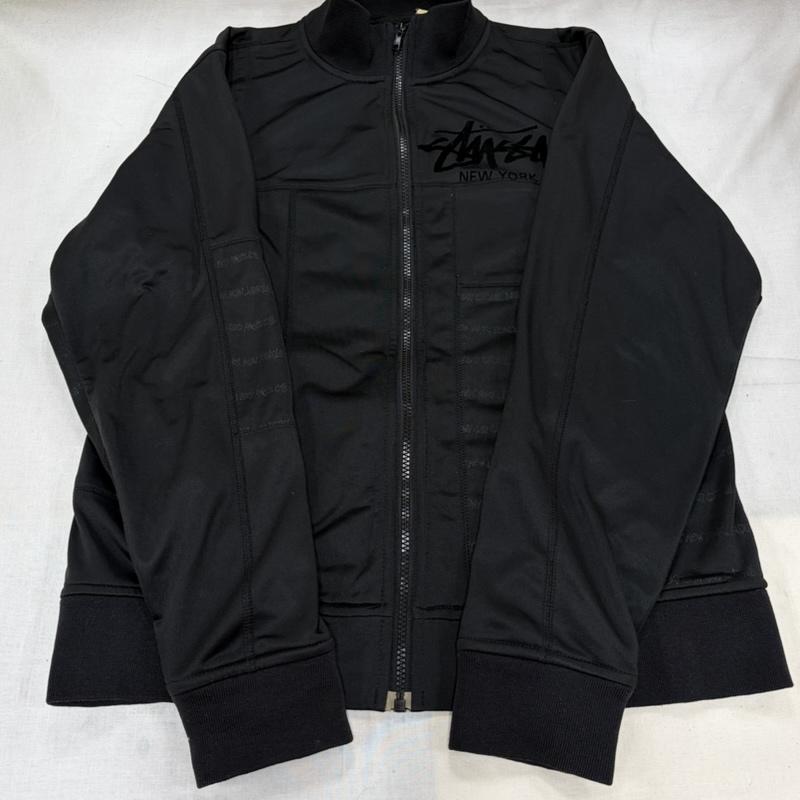 ステューシー STUSSY ジャケット、上着 ジャンパー、ブルゾン World Tour ワールドツアー トラックジャケット ジップアップ ジャージ ロゴ L ロゴ、文字 黒 / ブラック / black メンズ USED 古着 中古 50169620