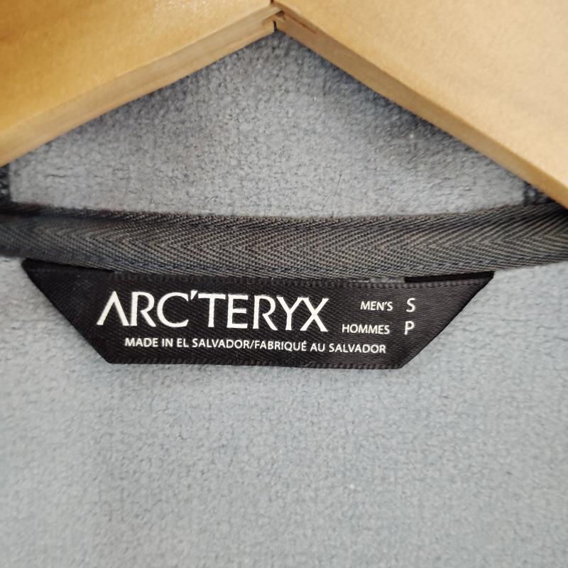 アークテリクス ARC TERYX ジャケット、上着 ジャンパー、ブルゾン フォートレス フーディー メンズ トレッキング ウェア フリース S 灰 / グレー / gray メンズ USED 古着 中古 50169647