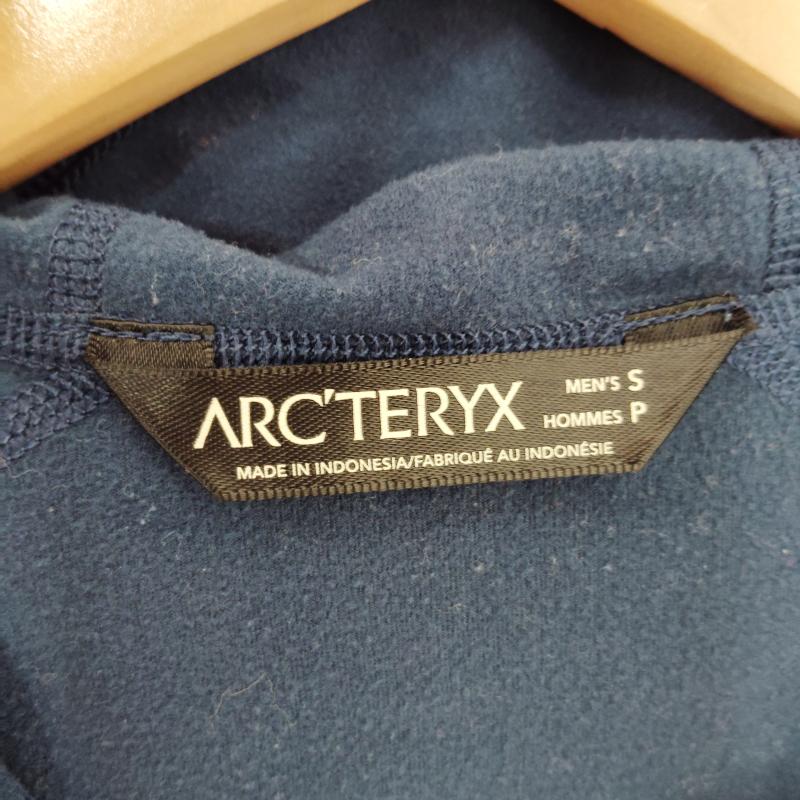 アークテリクス ARC TERYX ジャケット、上着 ジャンパー、ブルゾン アダヒ フーディ 軽量 ジップ パーカー ストレッチ フリース S 紺 / ネイビー / navy メンズ USED 古着 中古 50169650