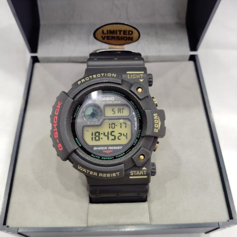 ジーショック G-SHOCK 腕時計 デジタル 稼働品 初代 FROGMAN DW-6300 フロッグマン デジタル 腕時計 - 赤 / レッド / red X 黒 / ブラック / black X 金 / ゴールド / gold color メンズ USED 古着 中古 50169688