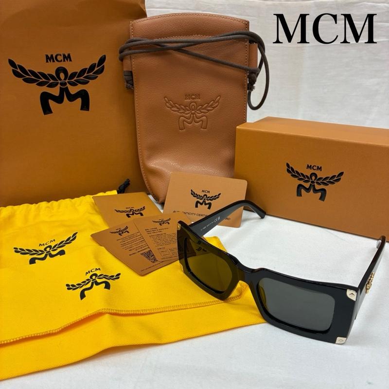 エムシーエム MCM めがね・サングラス サングラス MW0007 01A 52-18 135 ゴールド ロゴ イタリア製 スクエア サングラス - メンズ USED 古着 中古 50169713