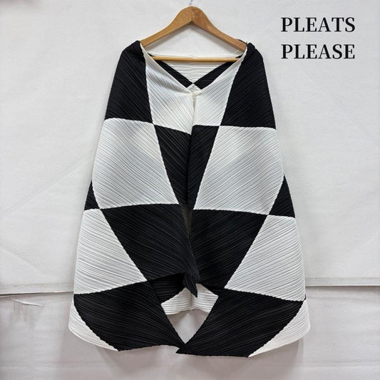 プリーツプリーズ PLEATS PLEASE カーディガン 長袖 ISSEY MIYAKE イッセイミヤケ ダイヤモンド チェック 変形 カーディガン 幾何学模様 モノトーン 羽織り ギザギザ - 幾何柄 白 / ホワイト / white X 黒 / ブラック / black レディース USED 古着 中古 50169719