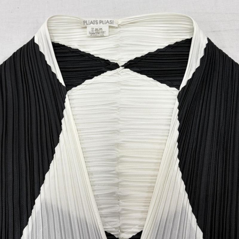 プリーツプリーズ PLEATS PLEASE カーディガン 長袖 ISSEY MIYAKE イッセイミヤケ ダイヤモンド チェック 変形 カーディガン 幾何学模様 モノトーン 羽織り ギザギザ - 幾何柄 白 / ホワイト / white X 黒 / ブラック / black レディース USED 古着 中古 50169719