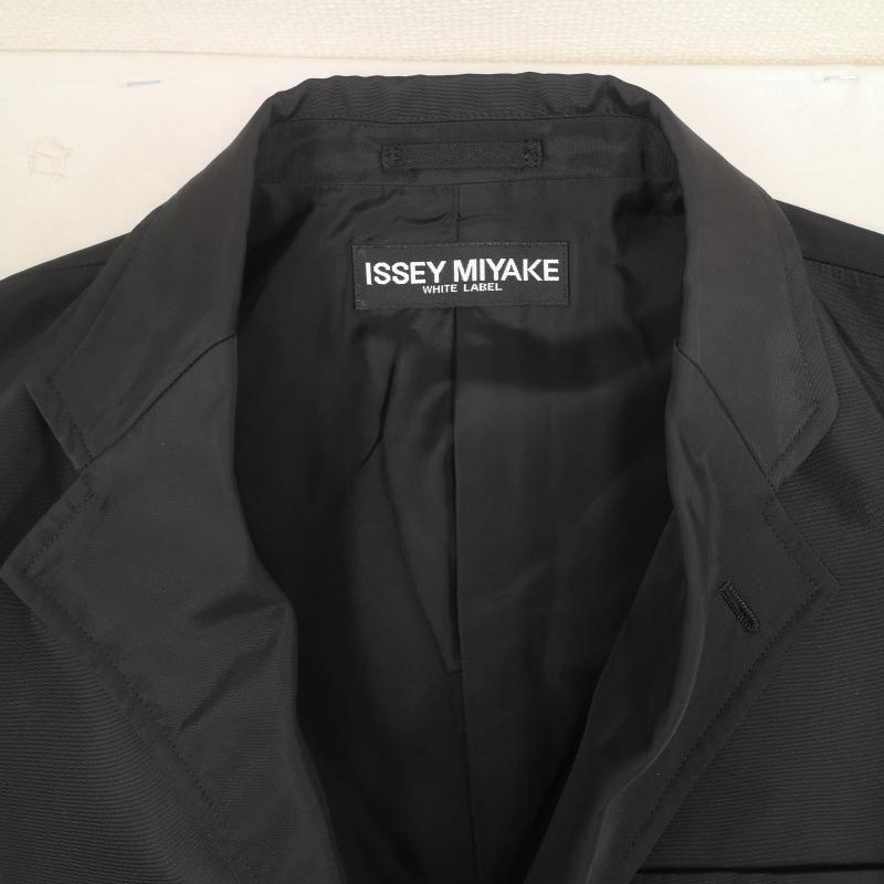 イッセイミヤケ ISSEY MIYAKE ジャケット、上着 ジャケット、ブレザー 日本製 WHITE LABEL 3つボタン ナイロン テーラード ジャケット ME34FD598 2 黒 / ブラック / black メンズ USED 古着 中古 50169726