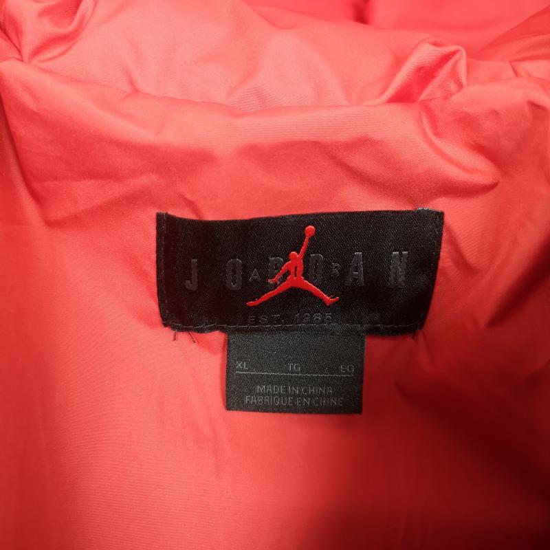 ナイキ NIKE ジャケット、上着 ダウンジャケット ジョーダン JORDAN エッセンシャル パファー フーデッド ジャケット DQ7348-010 XL 黒 / ブラック / black X 赤 / レッド / red メンズ USED 古着 中古 50169735