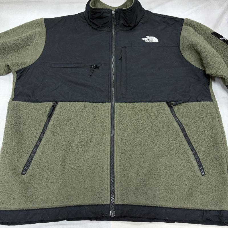 ザノースフェイス THE NORTH FACE ジャケット、上着 ジャンパー、ブルゾン デナリジャケット NA72051 ツートーン ロゴ パッチ 刺繍 ジップアップ フリース アウトドア ユニセックス XL ロゴ、文字 X 刺繍 カーキ / カーキ / khaki X 黒 / ブラック / black X 白 / ホワイト / white メンズ USED 古着 中古 50169770