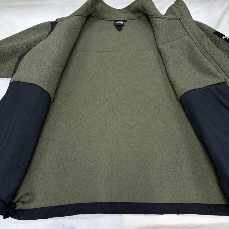 ザノースフェイス THE NORTH FACE ジャケット、上着 ジャンパー、ブルゾン デナリジャケット NA72051 ツートーン ロゴ パッチ 刺繍 ジップアップ フリース アウトドア ユニセックス XL ロゴ、文字 X 刺繍 カーキ / カーキ / khaki X 黒 / ブラック / black X 白 / ホワイト / white メンズ USED 古着 中古 50169770
