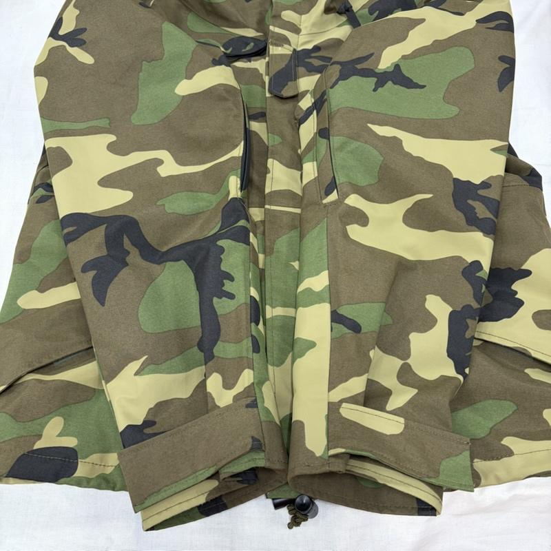 ミリタリー ミリタリー ジャケット、上着 ジャンパー、ブルゾン WAIPER.inc ワイパーインク 米軍 カモフラ 迷彩 ミリタリー ジャケット マウンテンパーカー ダブルジップ WP1006 PERTEX S カモフラージュ柄・迷彩 カーキ / カーキ / khaki メンズ USED 古着 中古 50169795