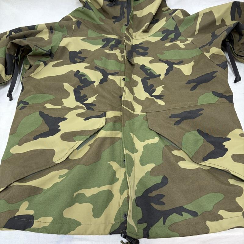 ミリタリー ミリタリー ジャケット、上着 ジャンパー、ブルゾン WAIPER.inc ワイパーインク 米軍 カモフラ 迷彩 ミリタリー ジャケット マウンテンパーカー ダブルジップ WP1006 PERTEX S カモフラージュ柄・迷彩 カーキ / カーキ / khaki メンズ USED 古着 中古 50169795
