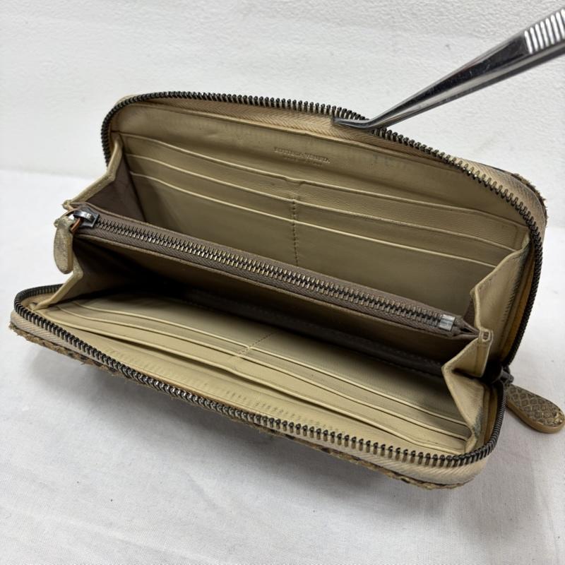 ボッテガヴェネタ BOTTEGA VENETA 財布 長財布 イントレチャート パイソン レザー ラウンドファスナー ウォレット 長財布 イタリア製 - ヘビ柄 ベージュ / ベージュ / beige X 茶 / ブラウン / brown レディース USED 古着 中古 50169870