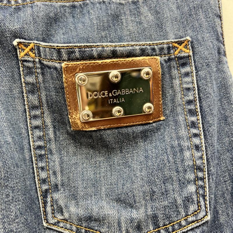 ドルチェアンドガッバーナ DOLCE&GABBANA パンツ デニム、ジーンズ 00s ロゴ プレート デニムパンツ y2k アーカイブ 44 メンズ USED 古着 中古 50169873